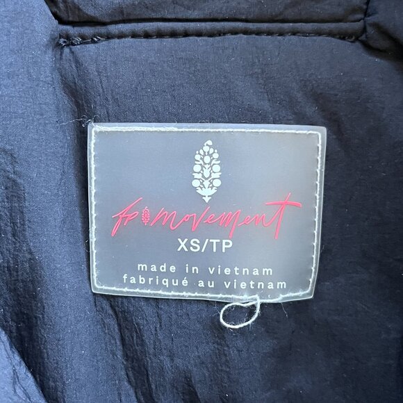 Free People Movement Faye Puffer Pullover Jacket Black Oversized Size XS - Picture 3 of 9